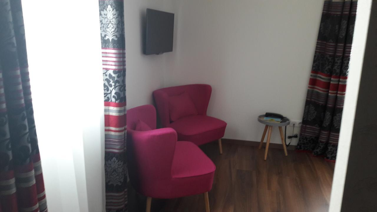 Hotel Les Aubepines Illiers-Combray Екстер'єр фото