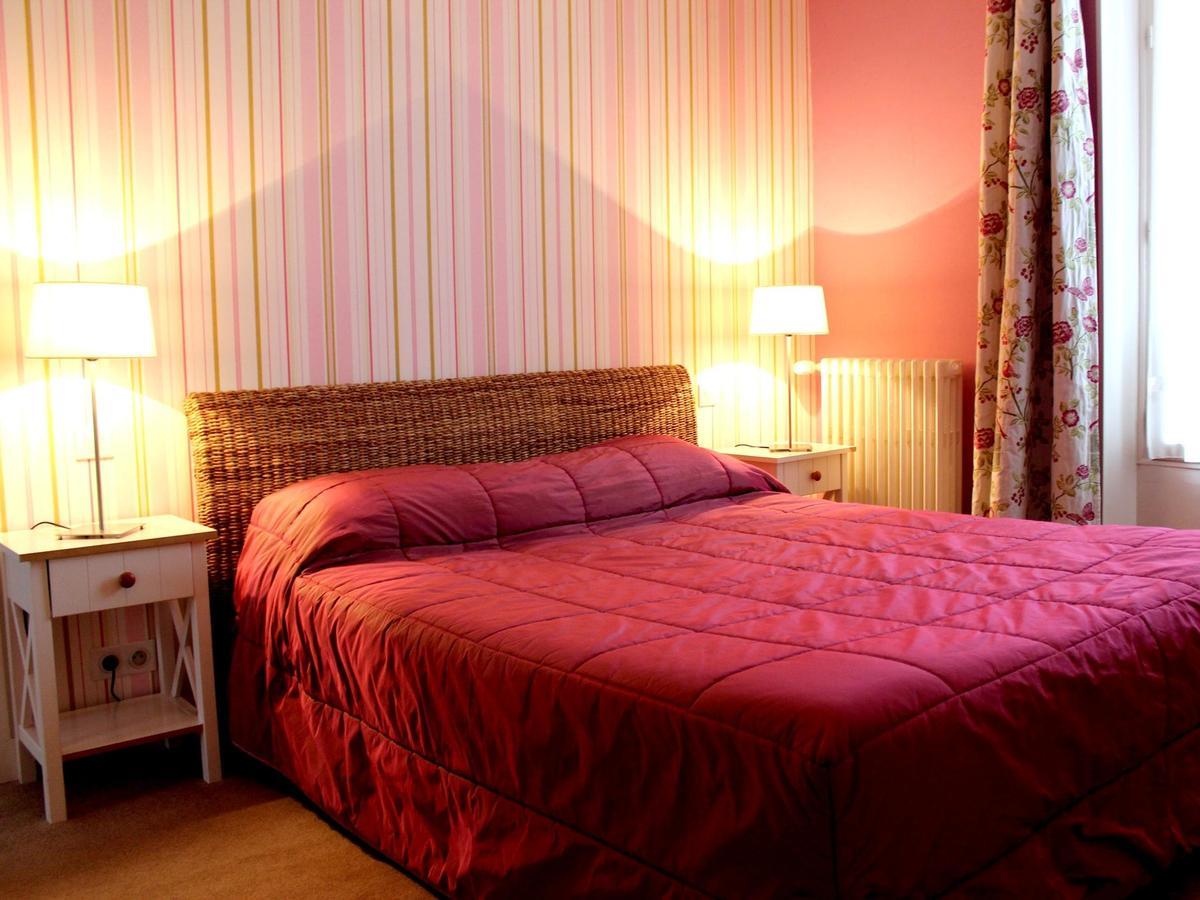 Hotel Les Aubepines Illiers-Combray Екстер'єр фото
