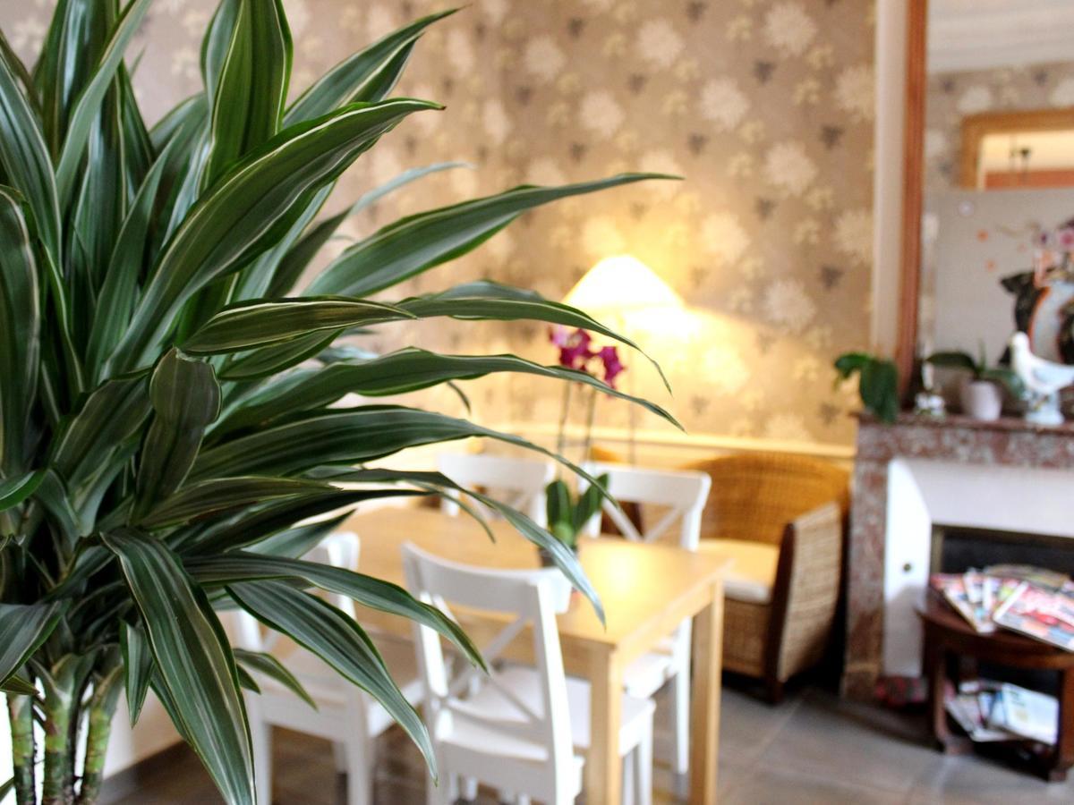 Hotel Les Aubepines Illiers-Combray Екстер'єр фото
