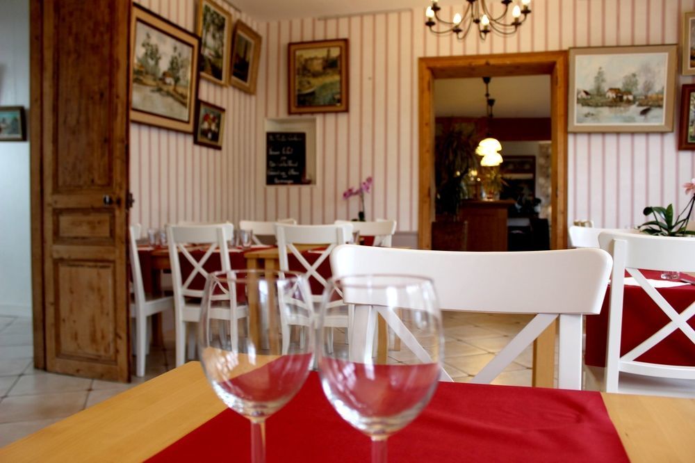 Hotel Les Aubepines Illiers-Combray Екстер'єр фото